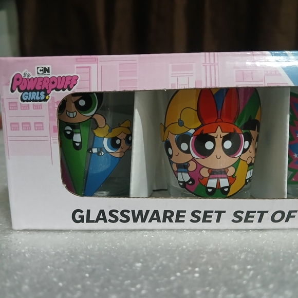 Silver Buffalo Power Puff Girls Trio 4-Pack Mini Glass Set, 1.5 Ounces (NEW) - Picture 5 of 11